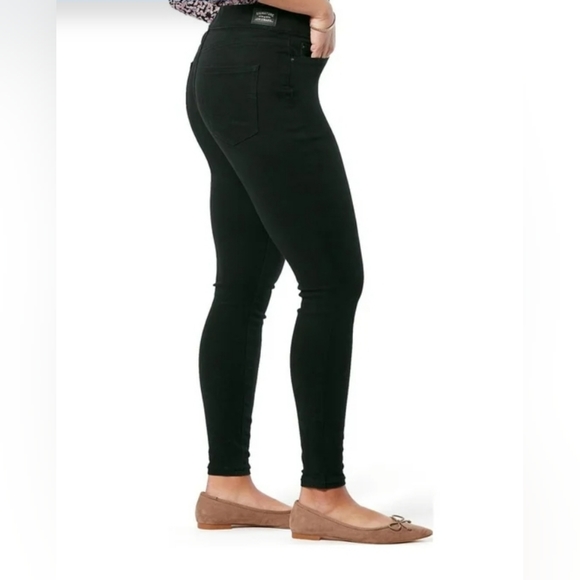 Women's plus size pull on skinny jeans - Picture 2 of 7